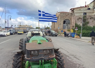 “Κάποιοι δεν πληρώθηκαν ούτε ευρώ”: Αποφασίζουν για κινητοποιήσεις οι κτηνοτρόφοι – “Ανοιχτό ενδεχόμενο να κλείσουν δρόμοι και αεροδρόμια” τονίζει ο Κ. Φρογάκης